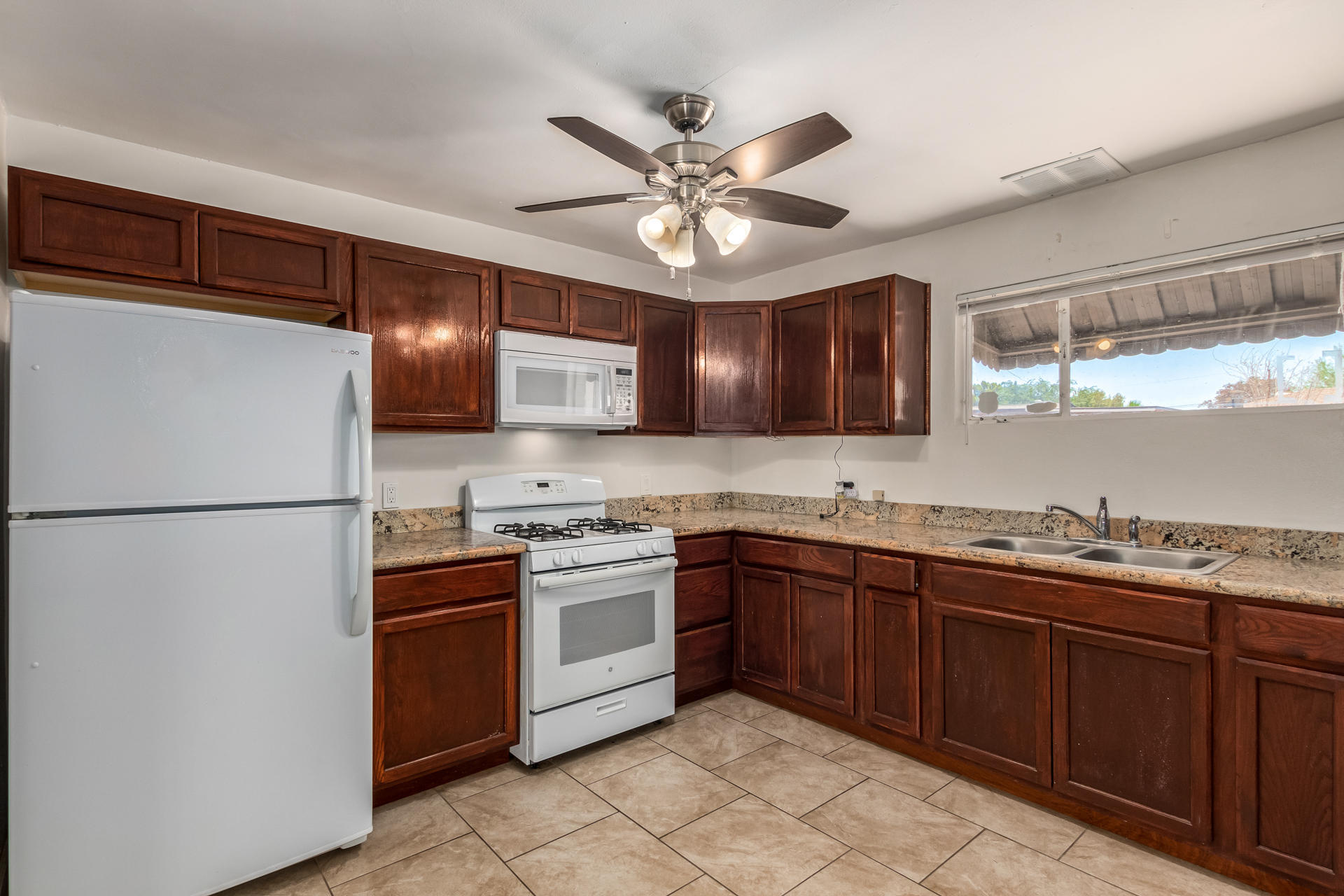 2929 West Bethany Home Road Phoenix, AZ 85017 - Photo 9 of 25 0009-09 - Bethany Home