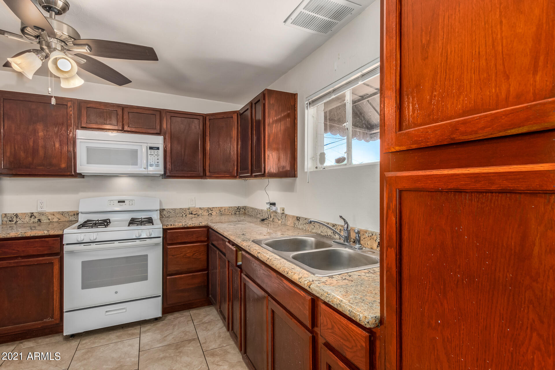 2929 West Bethany Home Road Phoenix, AZ 85017 - Photo 10 of 25 0010-10 - Bethany Home