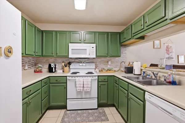 $179,900 | 4434 Gearhart Road, Unit 1704, Tallahassee, FL 32303