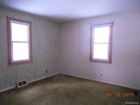 2195 Jones Road Waterford, MI 48327 - Photo 9 of 10 DSCN3990.jpg