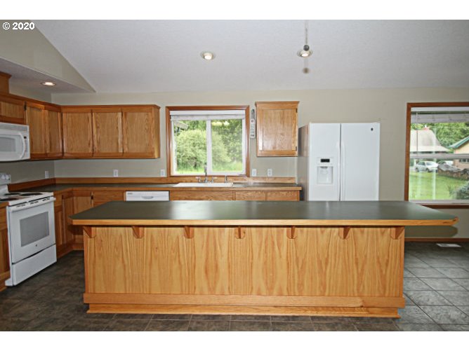 71634 Fishhawk Road Birkenfeld, OR 97016 - Photo 6 of 32 Gallery Image 6