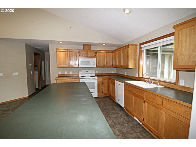 71634 Fishhawk Road Birkenfeld, OR 97016 - Photo 9 of 32 Gallery Image 9