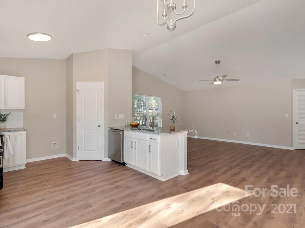 2428 Hart Road Charlotte, NC 28214 - Photo 14 of 38 Gallery Image 14