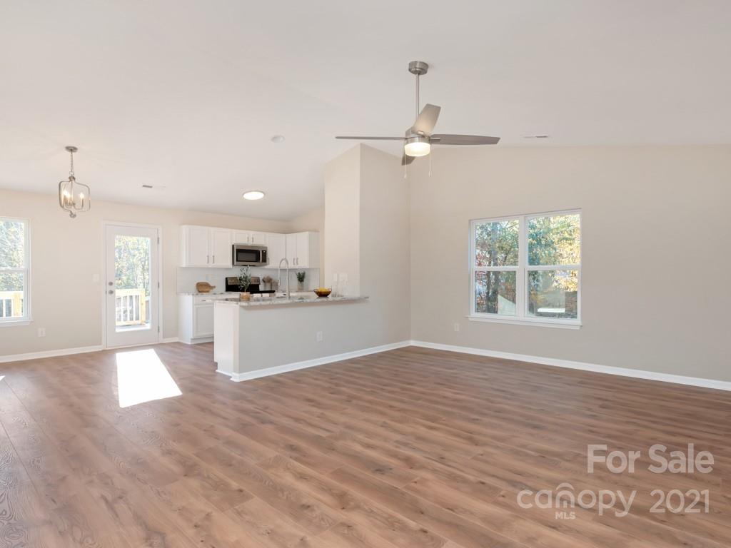 2428 Hart Road Charlotte, NC 28214 - Photo 8 of 38 Gallery Image 8