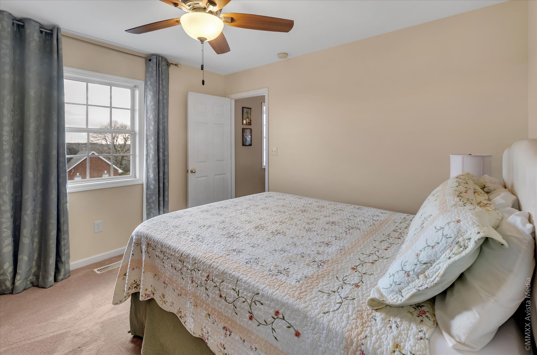800 Blakemore Road Dickson, TN 37055 - Photo 26 of 28 a bedroom with a bed and a window