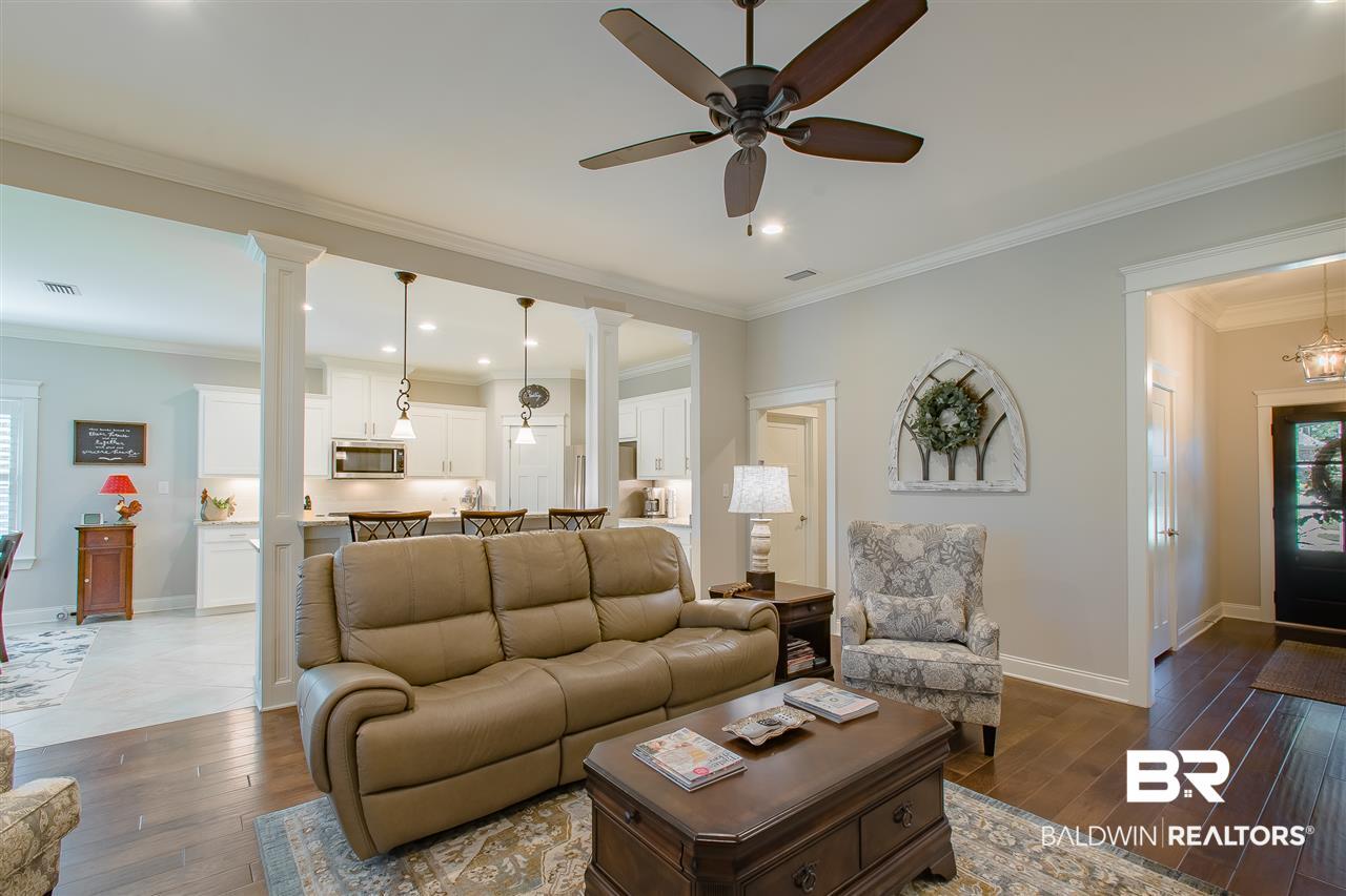 7816 Hemlock Street Daphne, AL 36527 - Photo 7 of 32 Living Room