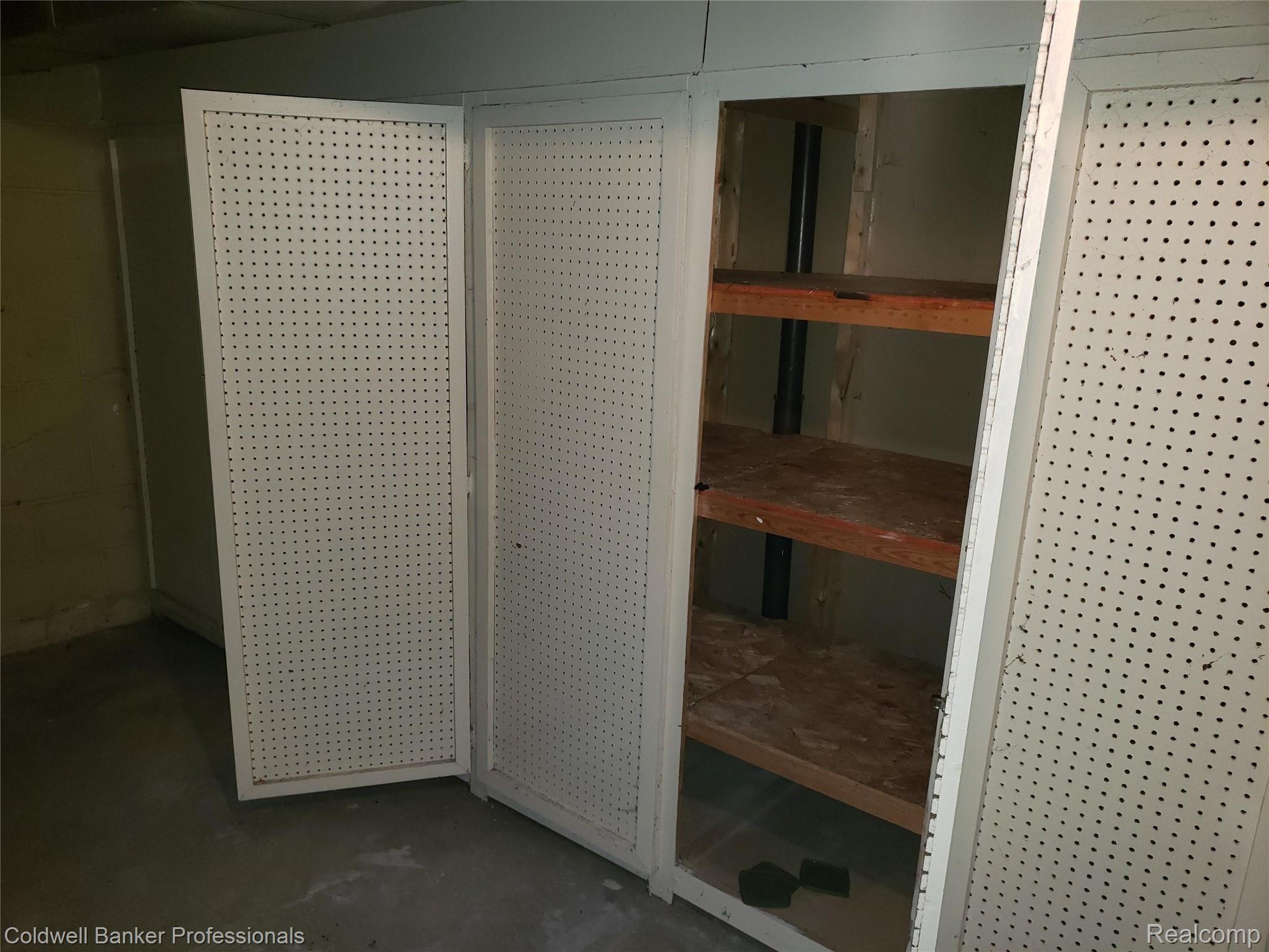 4461 Grange Hall Road Holly, MI 48442 - Photo 25 of 31 Storage.jpg