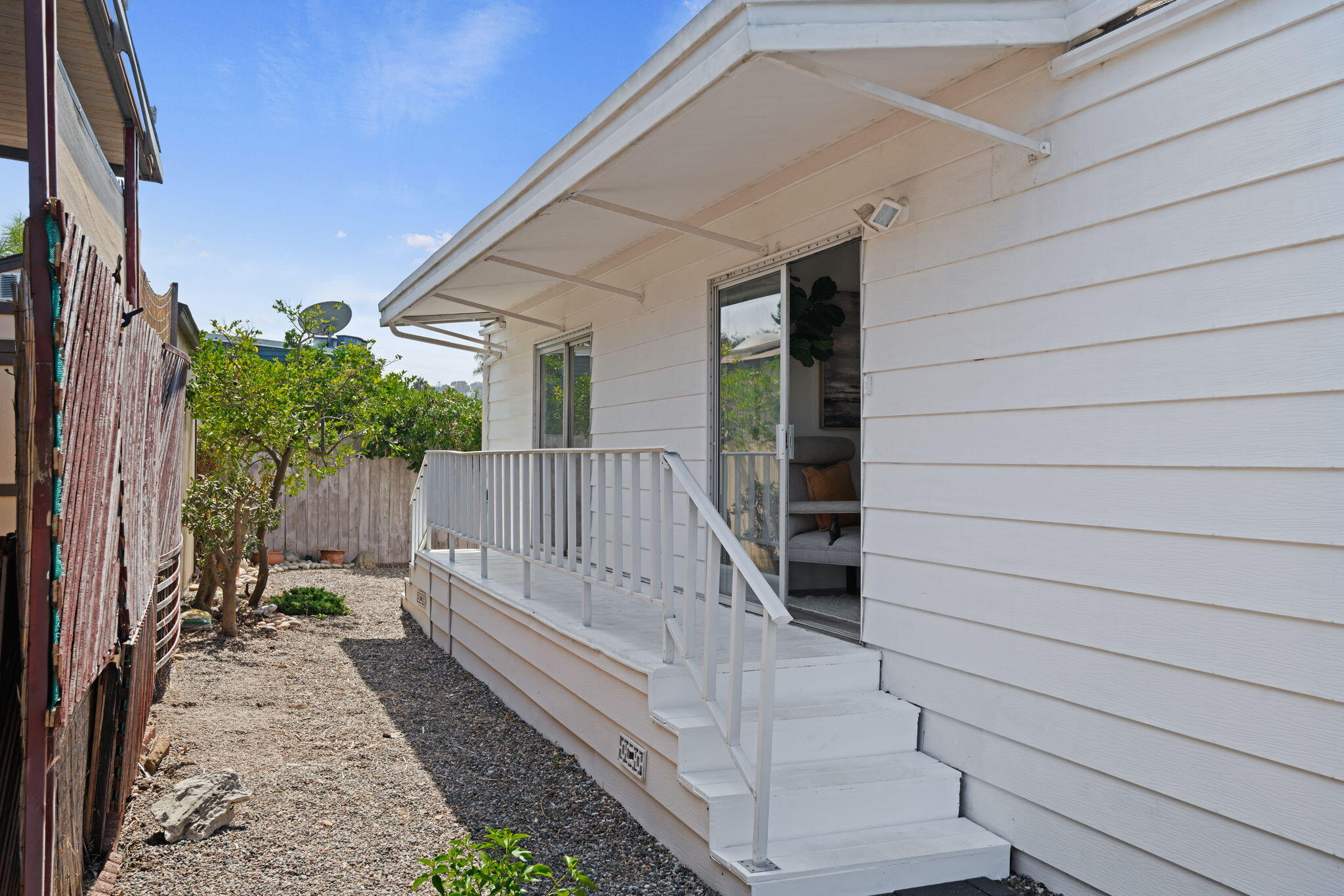 333 Old Mill Road, Unit 3 Santa Barbara, CA 93110 - Photo 4 of 21 04-Porch