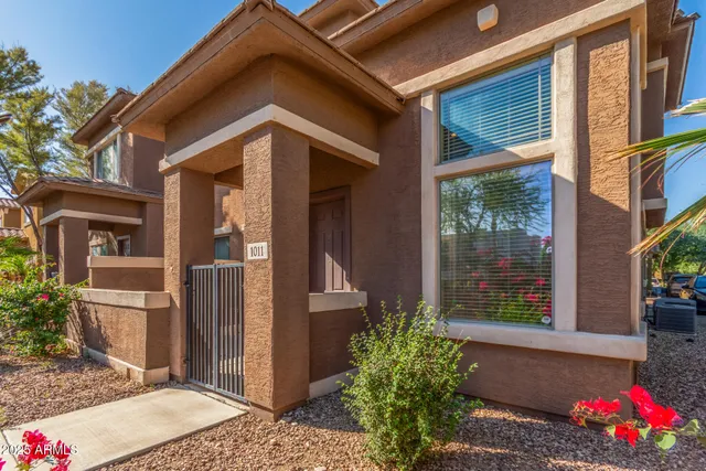 $1,800 | 15240 North 142nd Avenue, Unit 1011, Surprise, AZ 85379