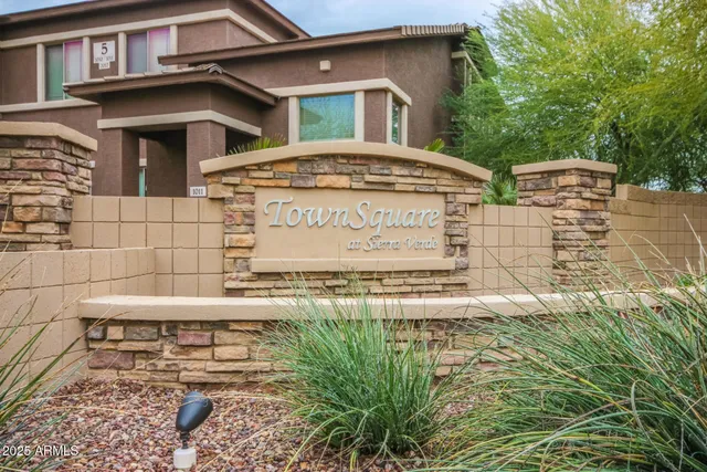$1,800 | 15240 North 142nd Avenue, Unit 1011, Surprise, AZ 85379