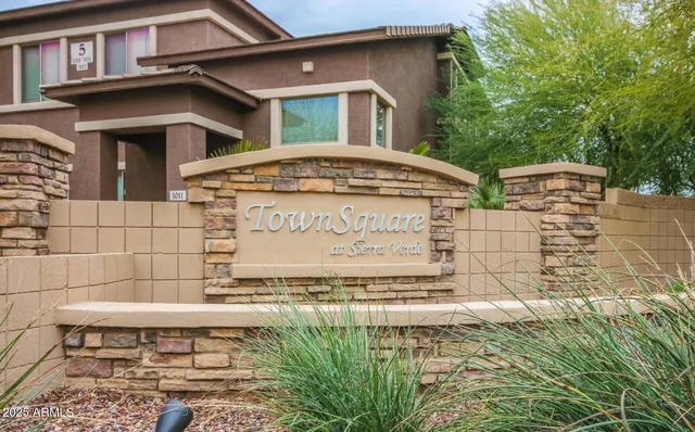 $1,800 | 15240 North 142nd Avenue, Unit 1011, Surprise, AZ 85379