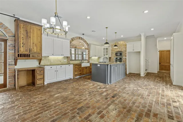 $5,000 | 4329 Edgewater Drive, Lake Charles, LA 70605