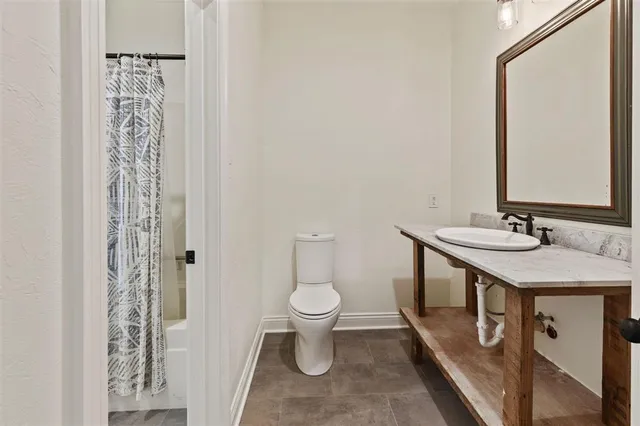 $5,000 | 4329 Edgewater Drive, Lake Charles, LA 70605