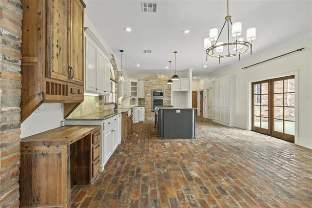 $5,000 | 4329 Edgewater Drive, Lake Charles, LA 70605