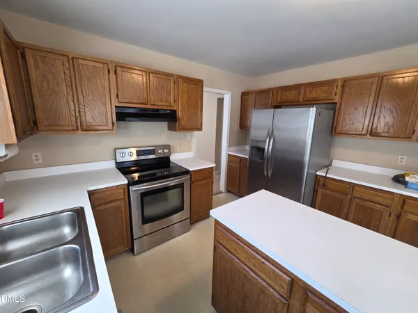 $1,995 | 5709 Edgebury Road, Raleigh, NC 27613