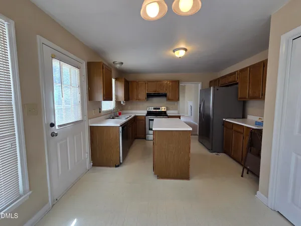 $1,995 | 5709 Edgebury Road, Raleigh, NC 27613