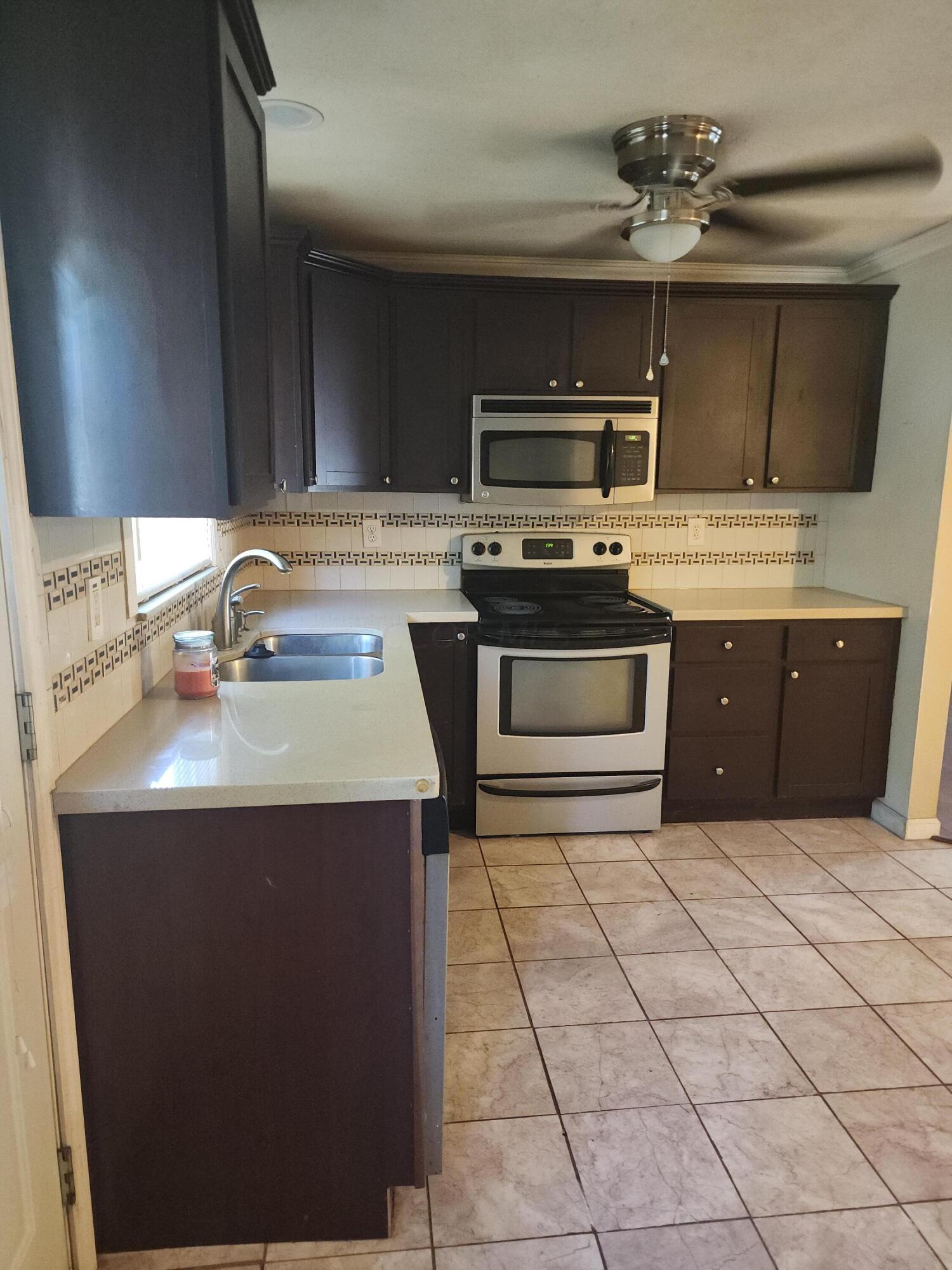2596 Weyburn Road Columbus, OH 43232 - Photo 5 of 15 1000000798