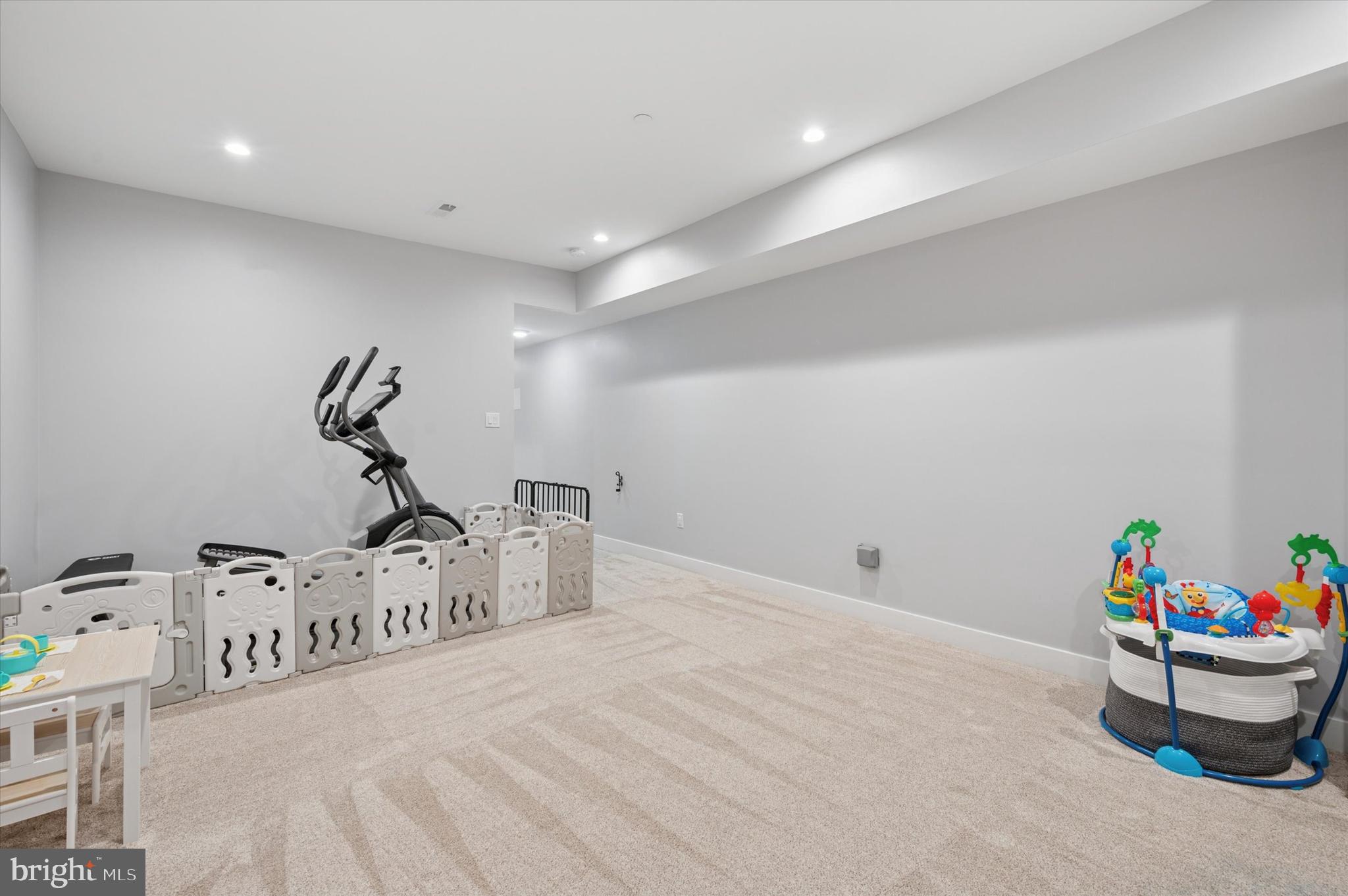152 Kalos Street Philadelphia, PA 19128 - Photo 21 of 26 a bedroom with furniture and a window