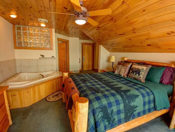 $640,000 | 2826 Highway 61, Unit 460, Two Harbors, MN 55616