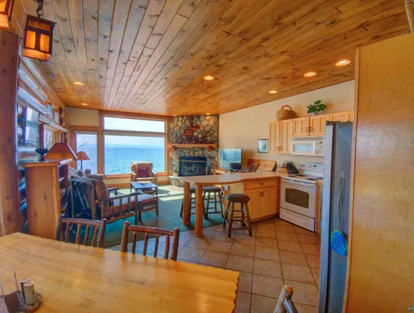$640,000 | 2826 Highway 61, Unit 460, Two Harbors, MN 55616