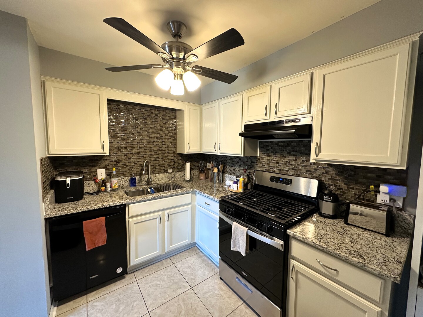 10324 Ridgeland Avenue, Unit 203 Chicago Ridge, IL 60415 - Photo 9 of 17
