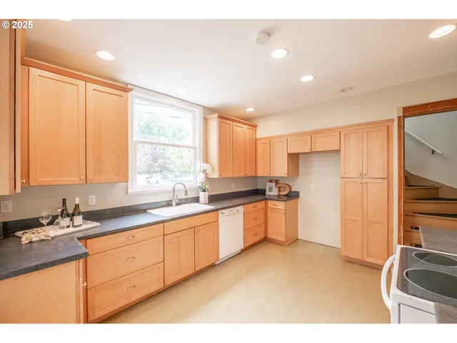 $685,000 | 142 Southwest 8th Street, Corvallis, OR 97333