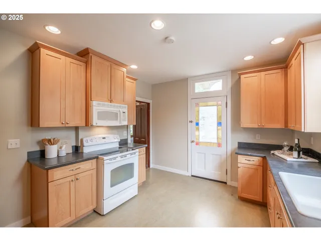 $685,000 | 142 Southwest 8th Street, Corvallis, OR 97333