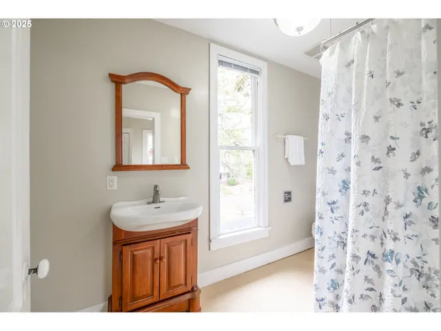 $685,000 | 142 Southwest 8th Street, Corvallis, OR 97333