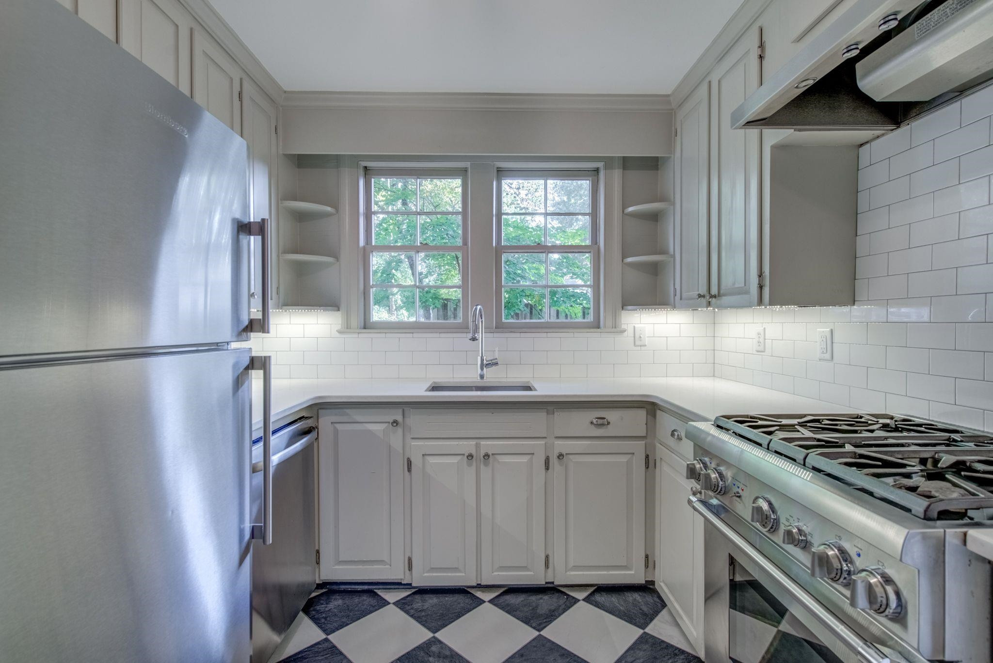 2601 London Drive Raleigh, NC 27608 - Photo 8 of 30 Photo 8