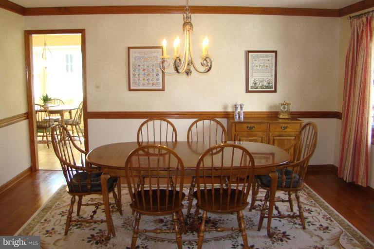 9104 Stonewall Road Manassas, VA 20110 - Photo 5 of 30 Dining Room #2