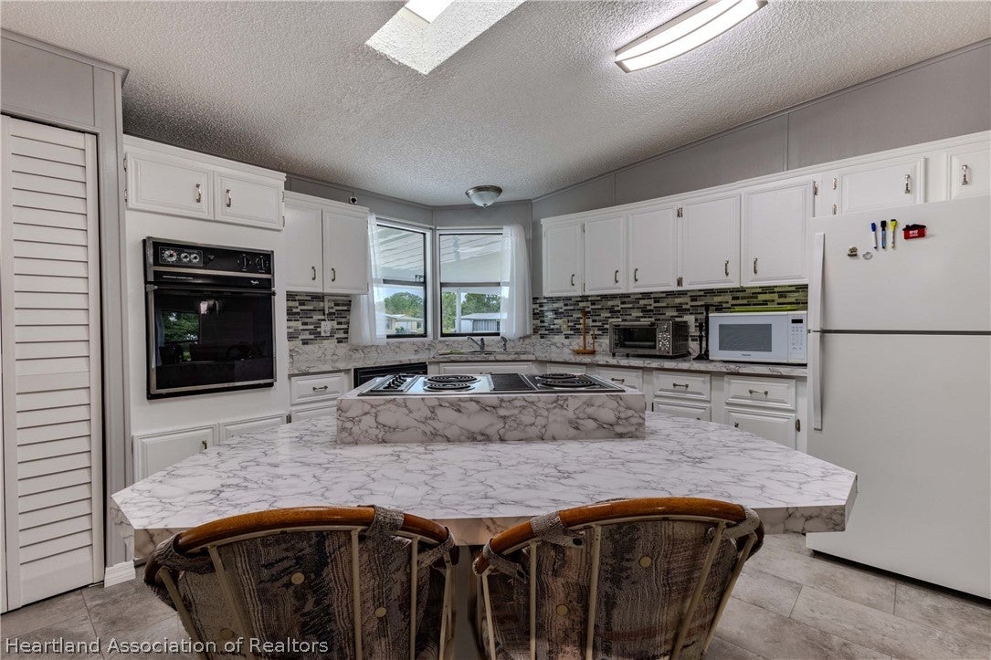 413 Hickory Ridge Drive Sebring, FL 33876 - Photo 6 of 23 Gallery Image 6