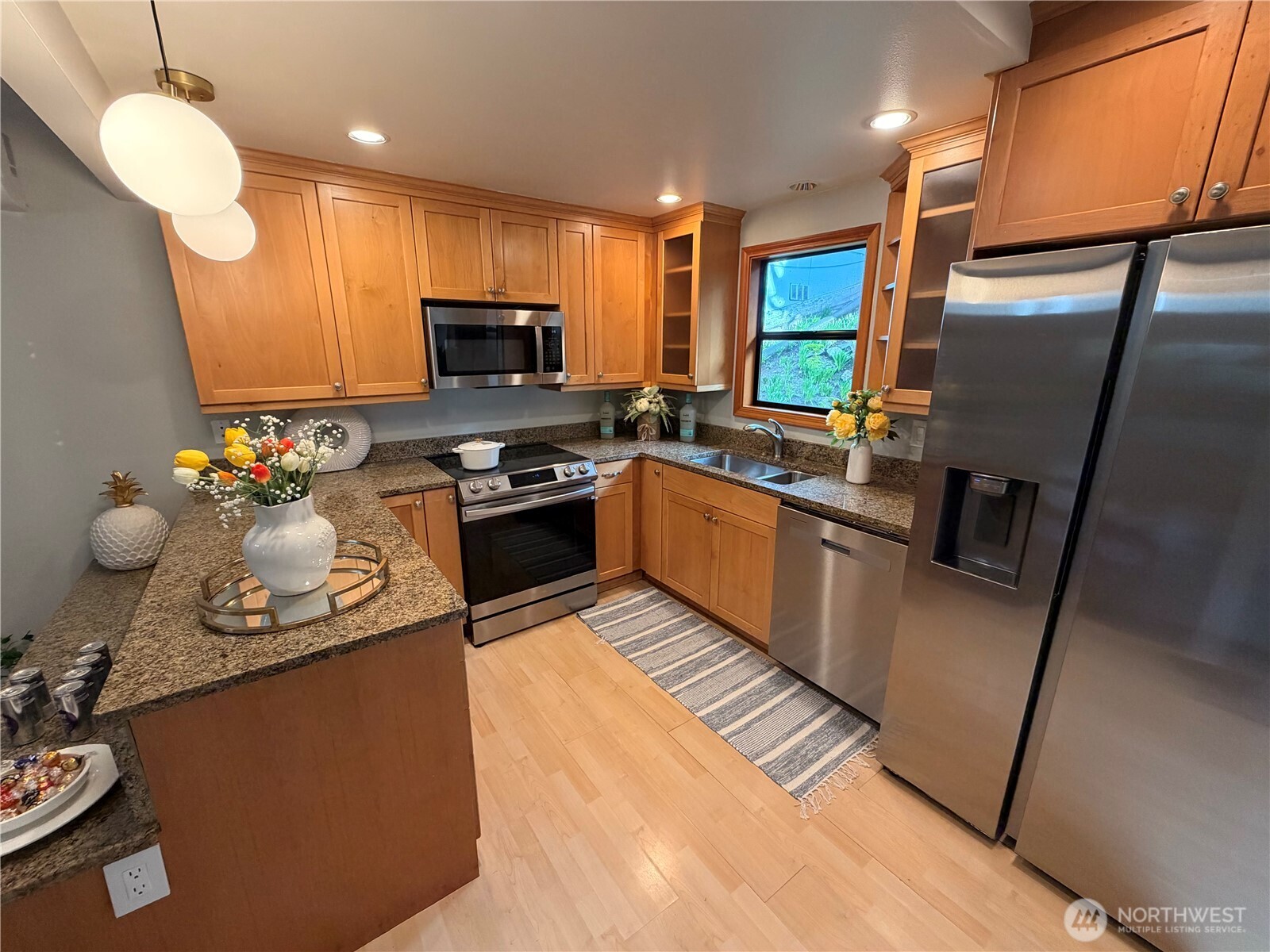 3217 East Madison Street Seattle, WA 98112 - Photo 5 of 40