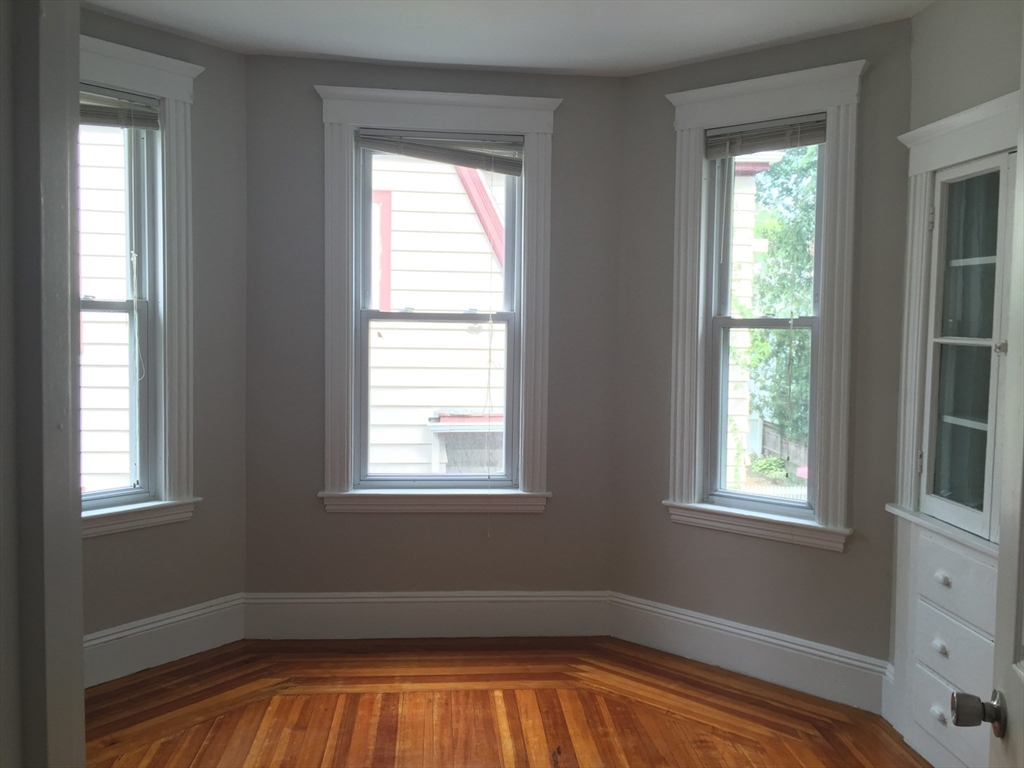 17 Usher Road, Unit 2 Medford, MA 02155 - Photo 5 of 17