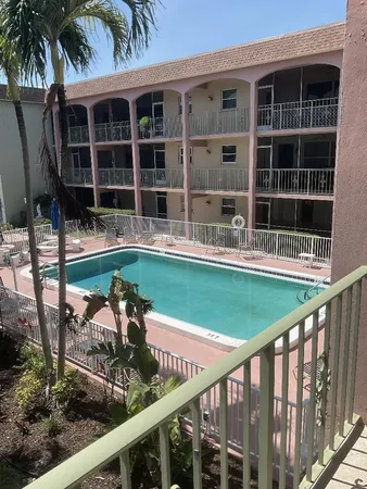$175,000 | 100 Southeast 6th Avenue, Unit 206, Pompano Beach, FL 33060