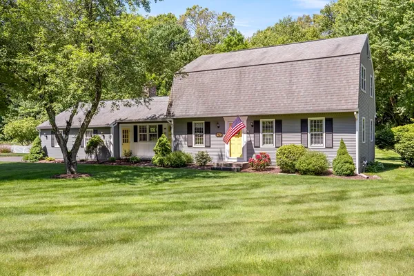 $525,000 | 279 Main Street, Wilbraham, MA 01095