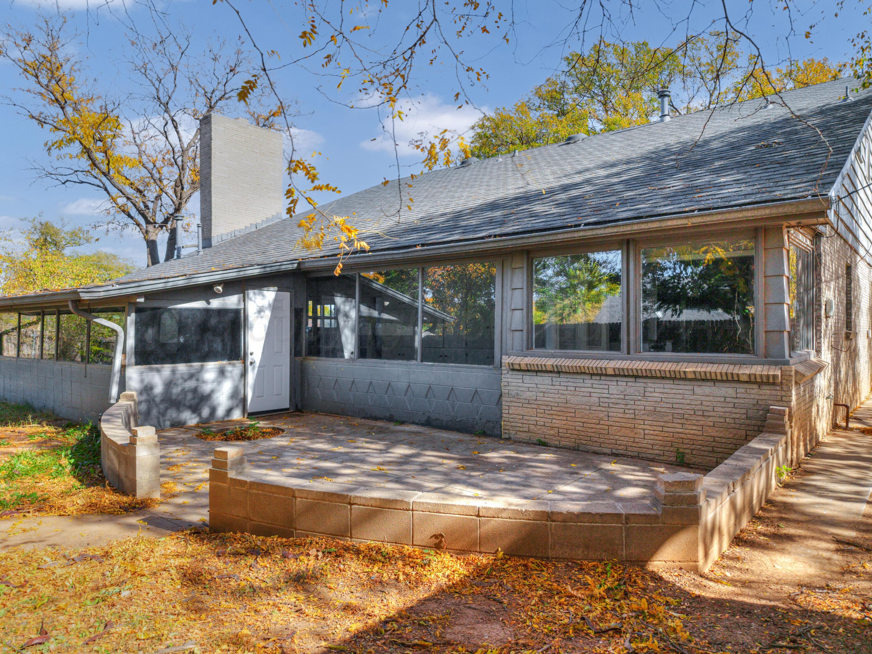 3700 Paramount Boulevard Amarillo, TX 79109 - Photo 35 of 40 a view of a backyard