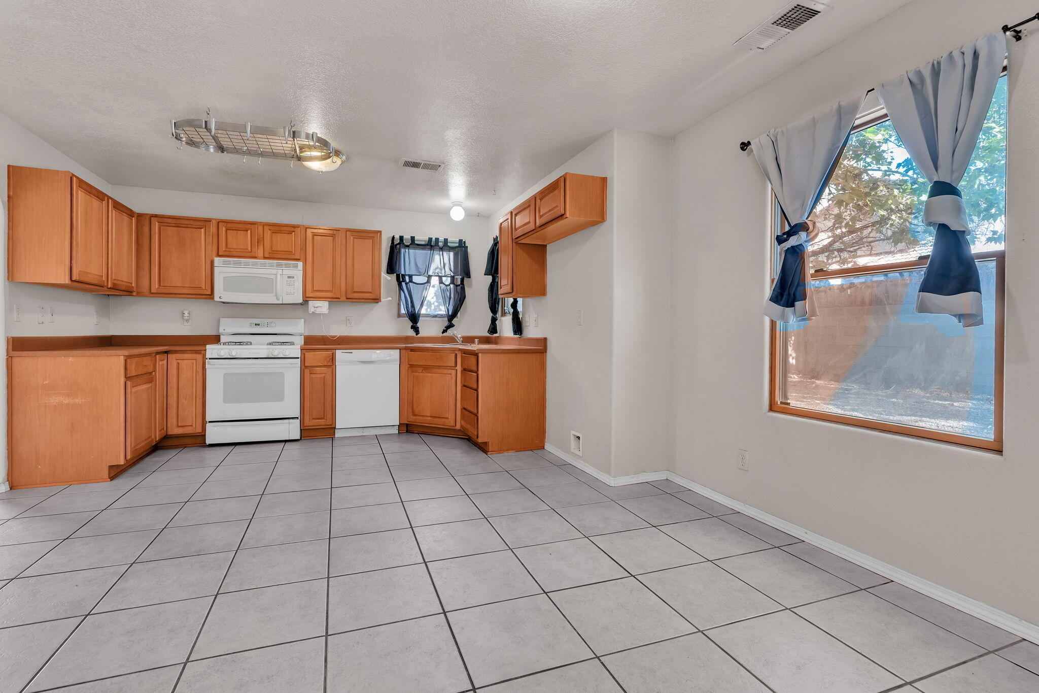 6709 Black Volcano Road Northwest Albuquerque, NM 87120 - Photo 12 of 38 Gallery Image 12