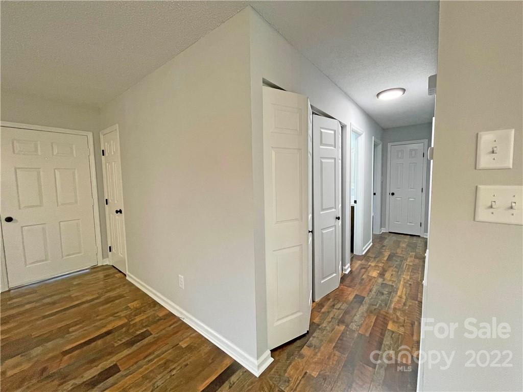 4555 Queens Road Hickory, NC 28602 - Photo 11 of 20 Gallery Image 11