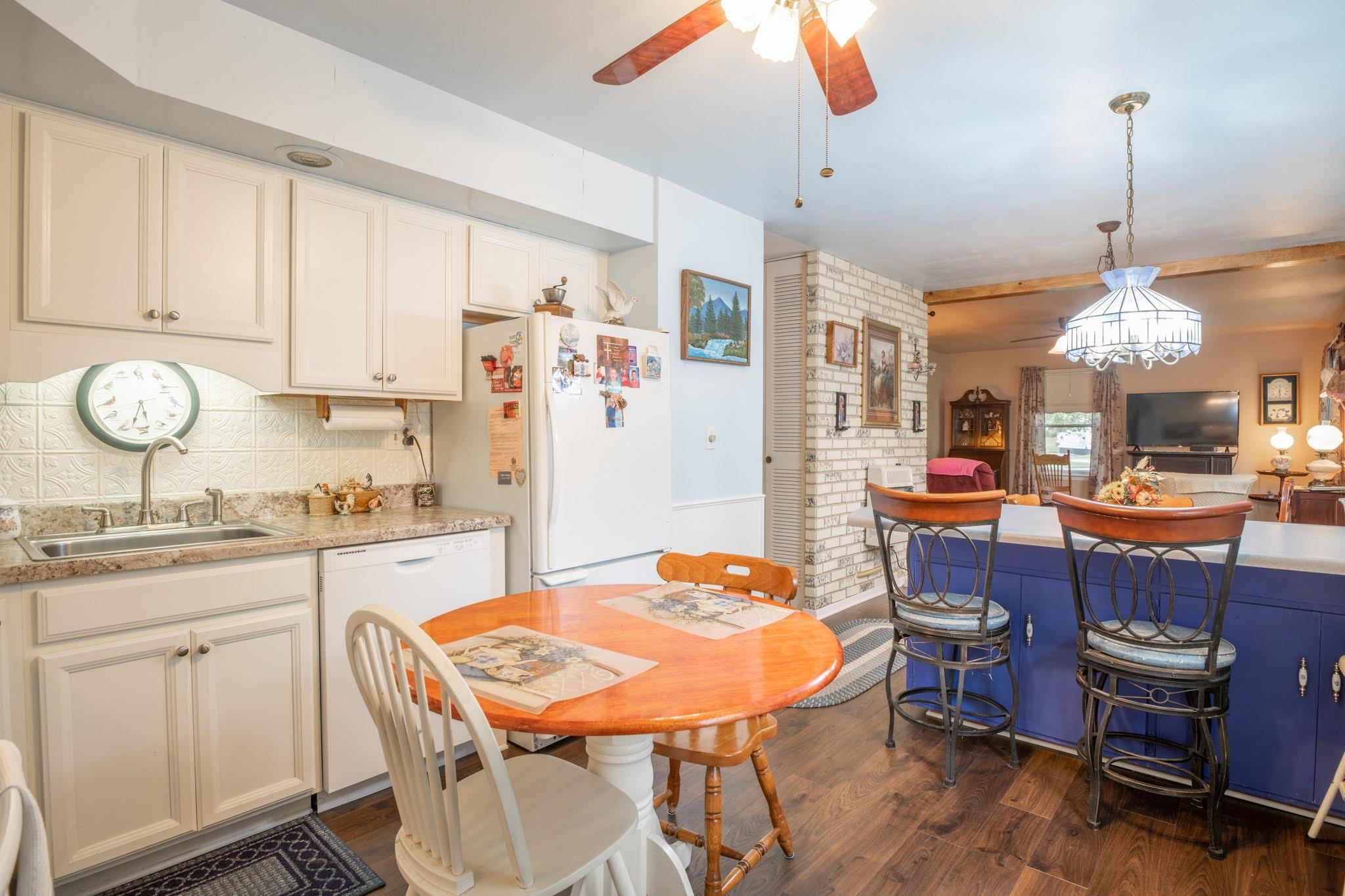 200 Sangamon Road Marquette Heights, IL 61554 - Photo 8 of 37 Gallery Image 8