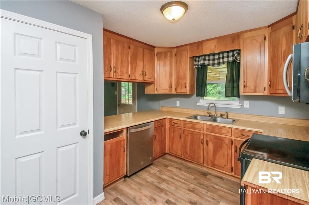 5110 Roswell Road Theodore, AL 36582 - Photo 9 of 37