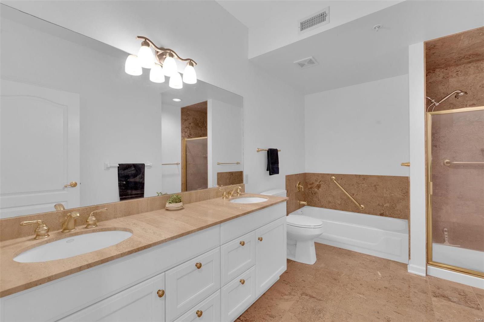 750 South Hanley Road, Unit 200 St. Louis, MO 63105 - Photo 13 of 25