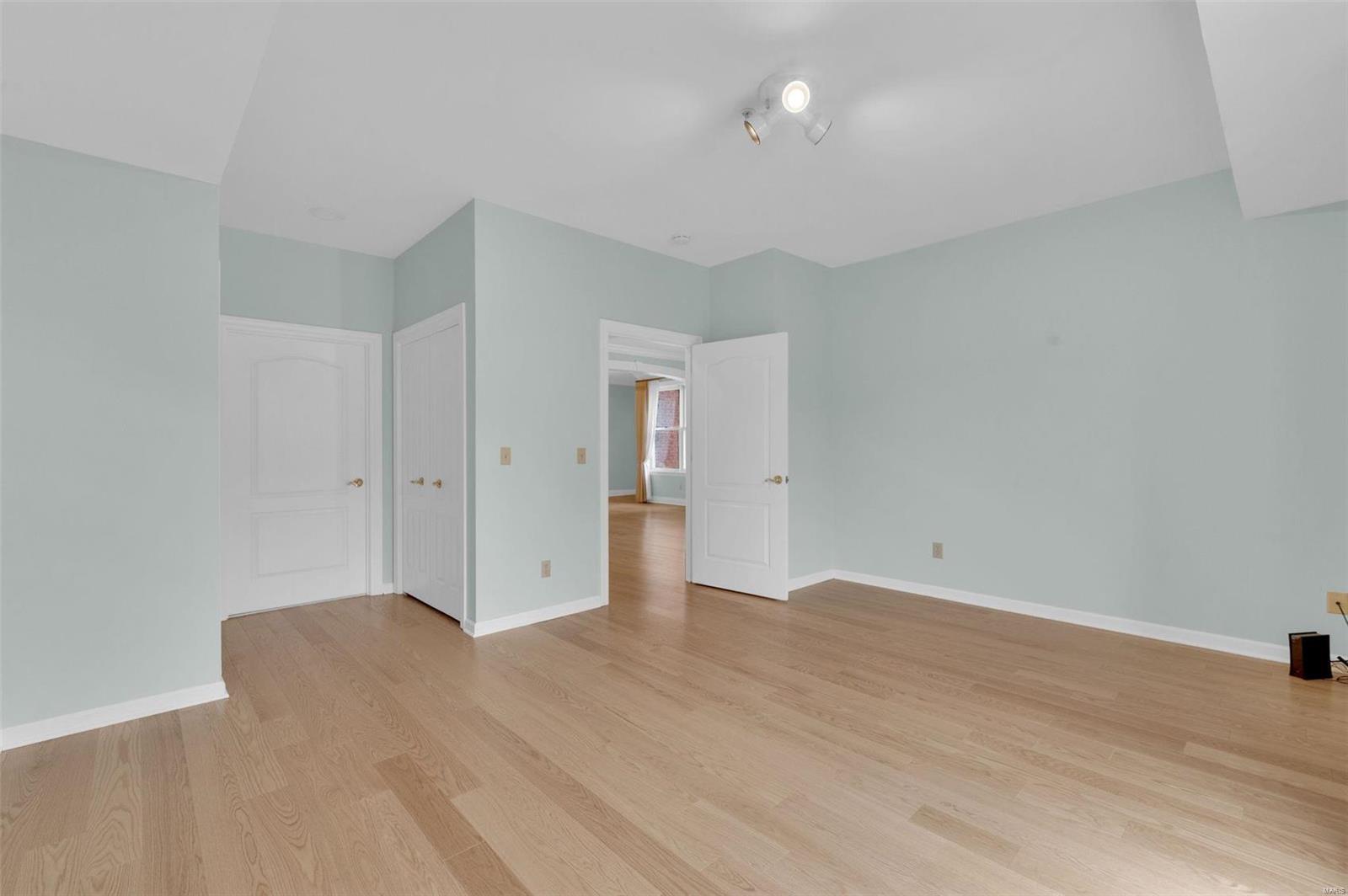 750 South Hanley Road, Unit 200 St. Louis, MO 63105 - Photo 16 of 25