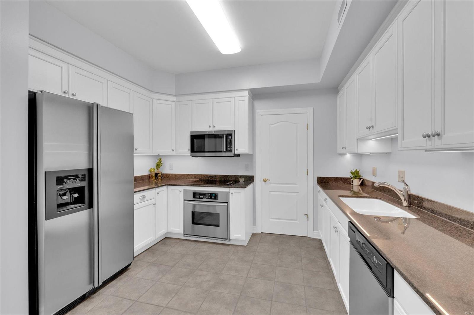 750 South Hanley Road, Unit 200 St. Louis, MO 63105 - Photo 18 of 25