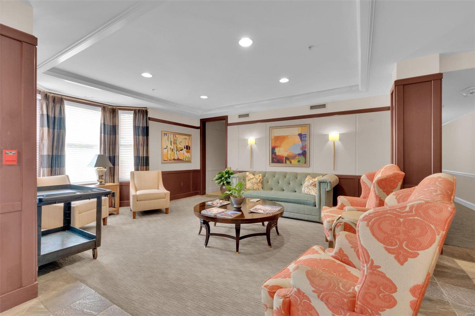 750 South Hanley Road, Unit 200 St. Louis, MO 63105 - Photo 2 of 25