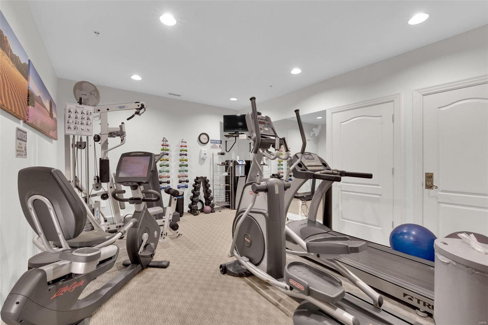 750 South Hanley Road, Unit 200 St. Louis, MO 63105 - Photo 22 of 25