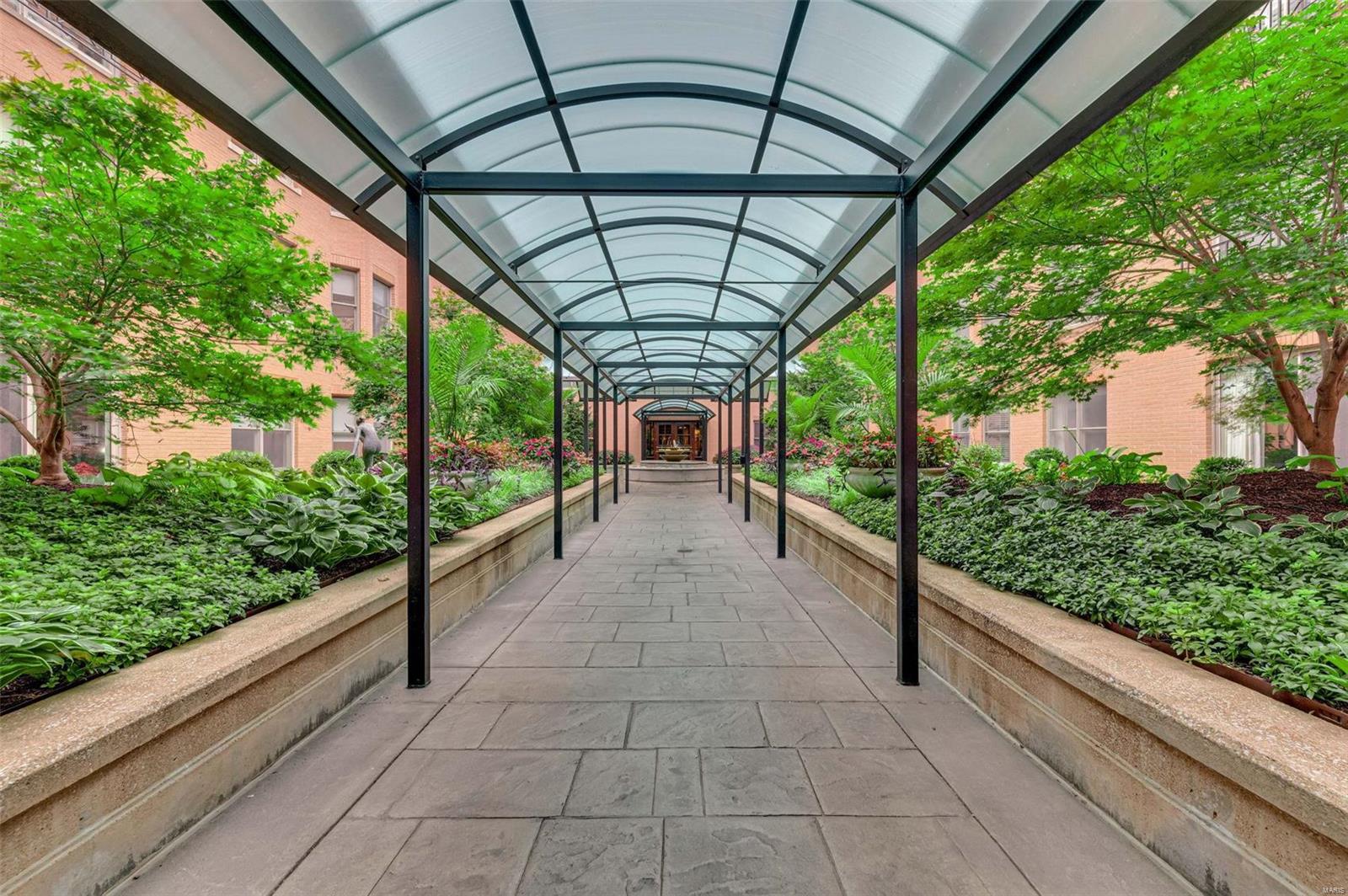 750 South Hanley Road, Unit 200 St. Louis, MO 63105 - Photo 3 of 25