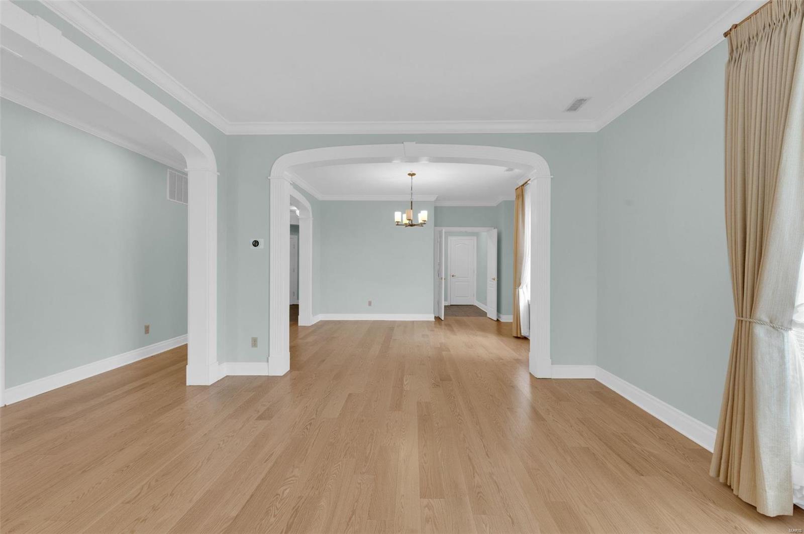 750 South Hanley Road, Unit 200 St. Louis, MO 63105 - Photo 7 of 25