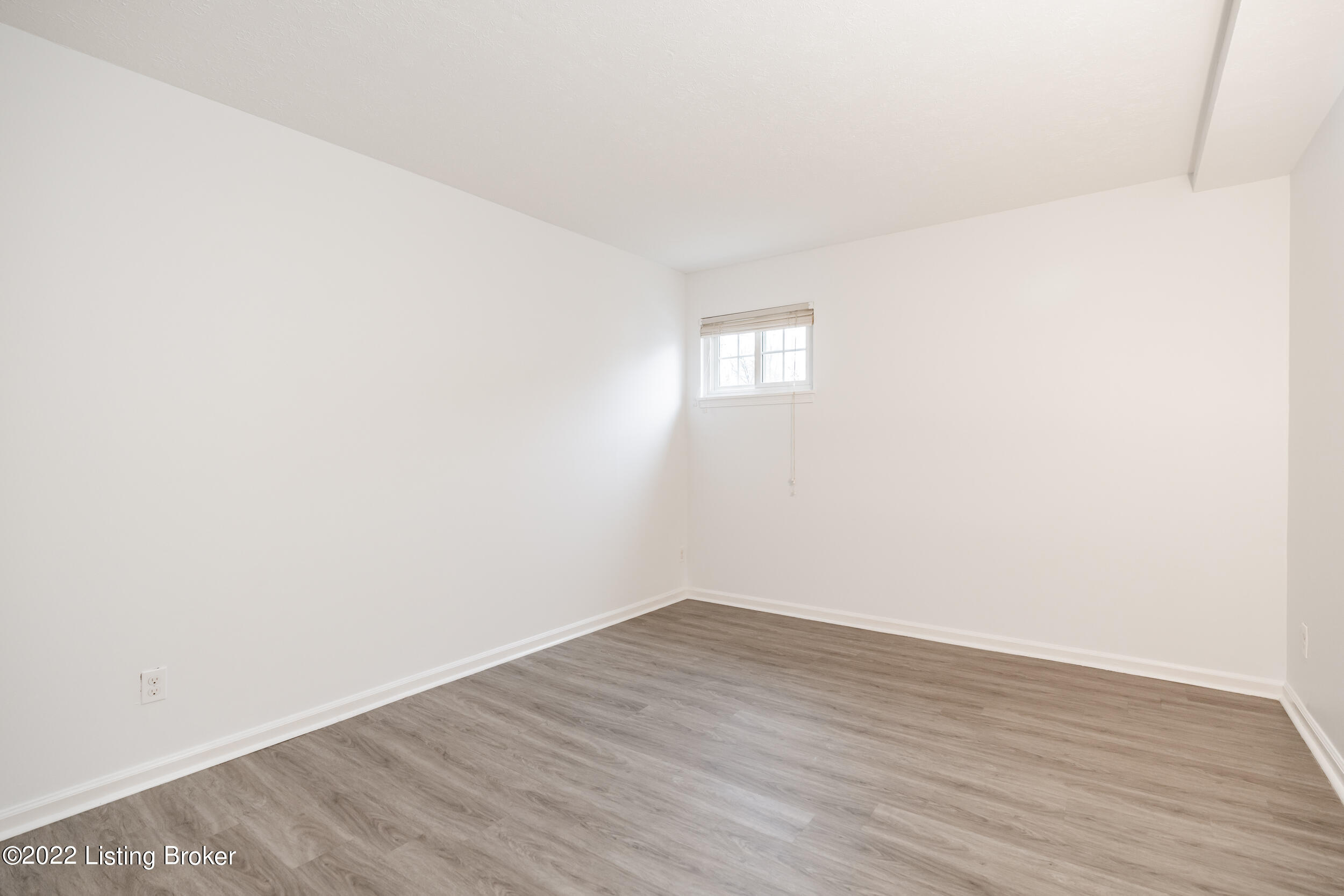 2300 Dundee Road, Unit 1 Louisville, KY 40205 - Photo 25 of 28 2300 Dundee Rd 01-25