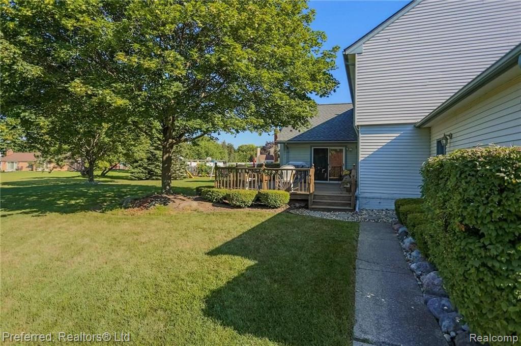 36133 Johnstown Road Farmington Hills, MI 48335 - Photo 40 of 49