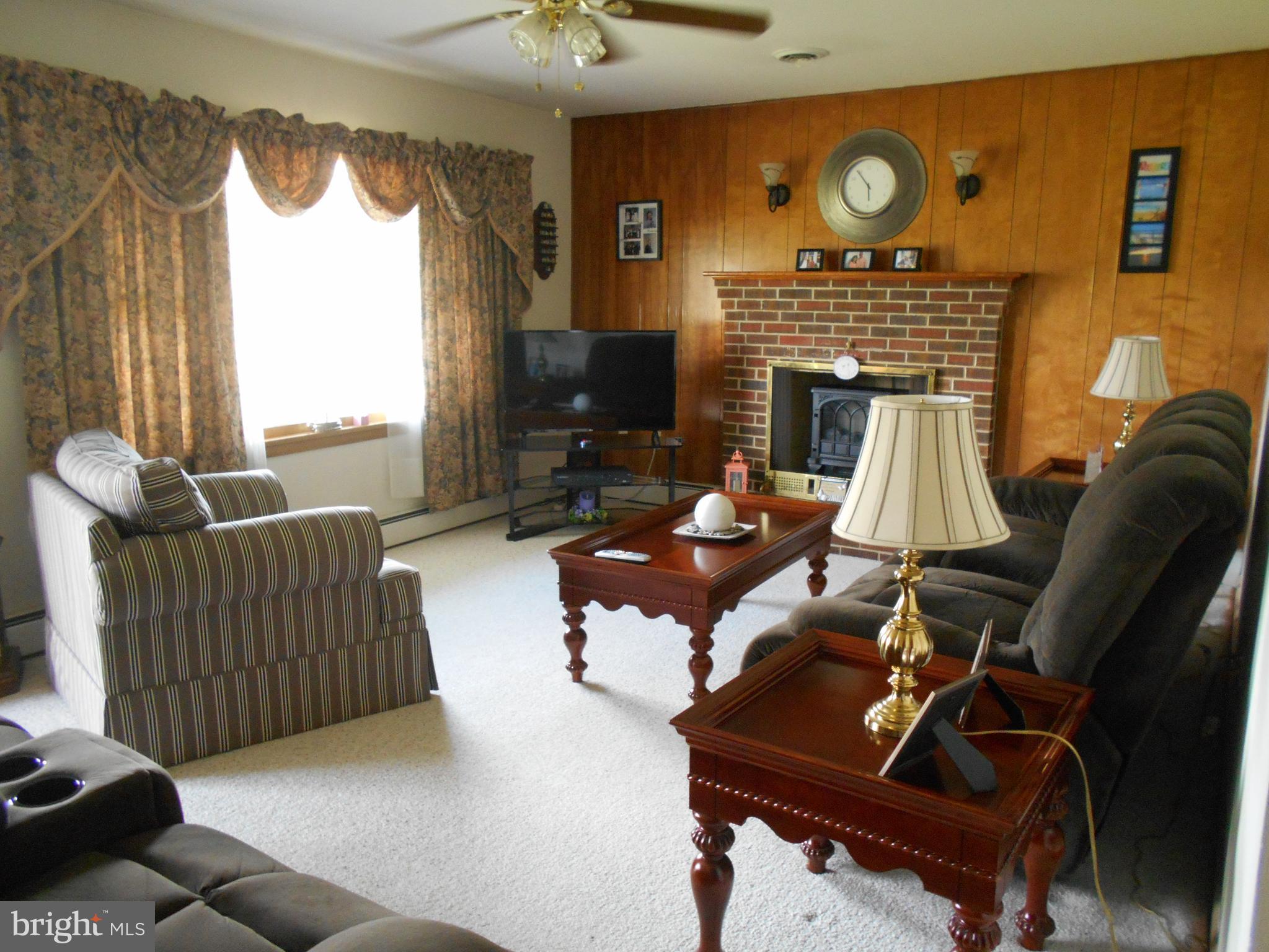 6012 Adamstown Road Adamstown, MD 21710 - Photo 5 of 30 Living Room
